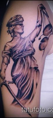 fotó Themis tetoválásról (jelentése) - egy példa egy érdekes tetoválási tervre - 010