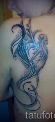 Tündér tetoválás a háton és a háton