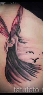 Tündér és repülő madarak tetoválása