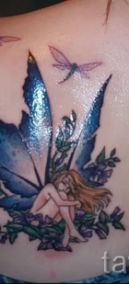 Tündér és szitakötő tetoválás