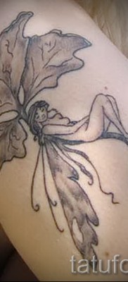 Tündér tetoválás - meztelen egy levél