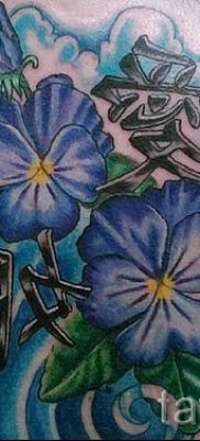 az ibolya tetoválás fényképe egy ibolya tetoválás jelentését bemutató cikkhez - tatufoto.ru - 9