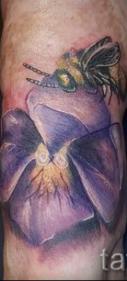 fotó ibolya tetoválásról az ibolya tetoválás jelentéséről szóló cikkhez - tatufoto.ru - 8