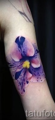 fotó lila tetoválásról az ibolya tetoválás jelentését bemutató cikkhez - tatufoto.ru - 4