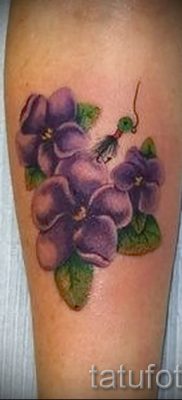 fotó ibolya tetoválásról az ibolya tetoválás jelentéséről szóló cikkhez - tatufoto.ru - 2
