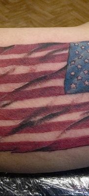 fotó zászló tetoválásról 03.03.2013 №081 - ötlet tetoválás rajzolására zászlóval -