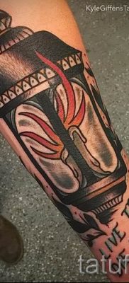 Снимка на татуировка на фенер за статия за значението на татуировка с фенер - tatufoto.ru - 58