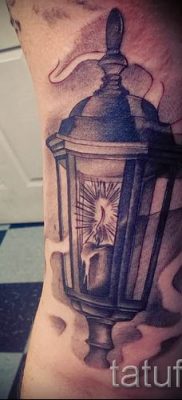 Снимка на татуировка на фенер за статия за значението на татуировка с фенер - tatufoto.ru - 38