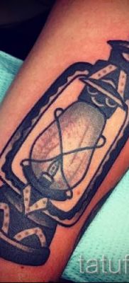 Снимка на татуировка на фенер за статия за значението на татуировка с фенер - tatufoto.ru - 37