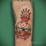 Zdjęcie tatuażu z hamburgerem 26.03.2021 №310 - tatuaż burger -