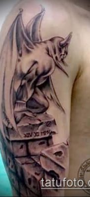 Fotó vízköpő tetoválásról (jelentése) - példa egy érdekes tetoválási tervre - 042