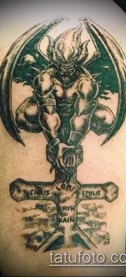 Fotó egy vízköpő tetoválásról (jelentése) - egy példa egy érdekes tetoválási tervre - 030