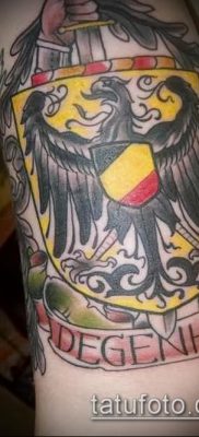 fotografija tetovaže grba (značenje) - primjer zanimljivog dizajna tetovaže - 135