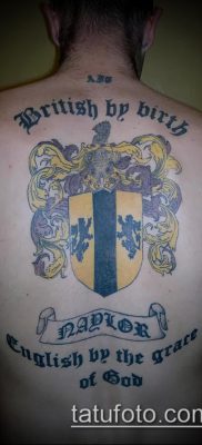 fotografija tetovaže grba (značenje) - primjer zanimljivog dizajna tetovaže - 132