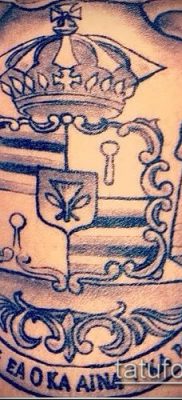 fotografija tetovaže grba (značenje) - primjer zanimljivog dizajna tetovaže - 109
