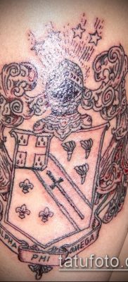 fotografija tetovaže grba (što znači) - primjer zanimljivog dizajna tetovaže - 100