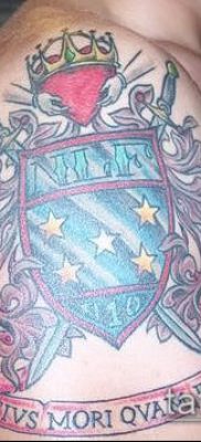 fotografija tetovaže grba (značenje) - primjer zanimljivog dizajna tetovaže - 089
