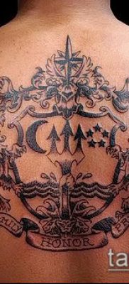 fotografija tetovaže grba (značenje) - primjer zanimljivog dizajna tetovaže - 087