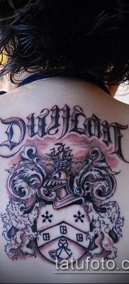 fotografija tetovaže grba (značenje) - primjer zanimljivog dizajna tetovaže - 082