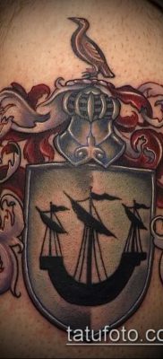 fotografija tetovaže grba (značenje) - primjer zanimljivog dizajna tetovaže - 074