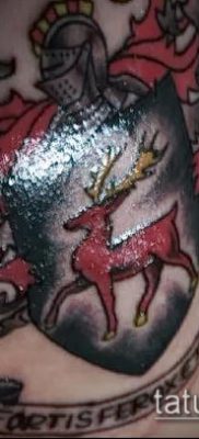 fotografija tetovaže grba (značenje) - primjer zanimljivog dizajna tetovaže - 059