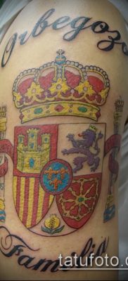 fotografija tetovaže grba (značenje) - primjer zanimljivog dizajna tetovaže - 058