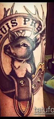 fotografija tetovaže grba (značenje) - primjer zanimljivog dizajna tetovaže - 051