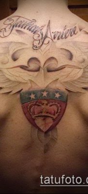 fotografija tetovaže grba (značenje) - primjer zanimljivog dizajna tetovaže - 049