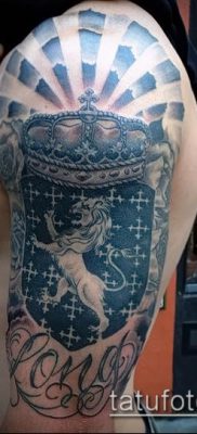 fotografija tetovaže grba (značenje) - primjer zanimljivog dizajna tetovaže - 045