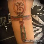 татуировка око на планина номер 471 - достойна версия на картината, която може успешно да се използва за трансформиране и прилагане като татуировка за планина на окото на китката