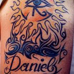 татуировка око на планина # 744 е уникална версия на модела, който може успешно да се използва за прецизиране и нанасяне на татуировка на крака като планина за очи