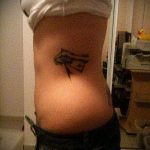 татуировка око на планина номер 18 - изключителна версия на картината, която може успешно да се използва за промяна и прилагане като татуировка око с планинско значение за жени