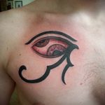 татуировка око на планина номер 714 - готина версия на картината, която може успешно да се използва за прецизиране и нанасяне на татуировка със зелено око като око на планина