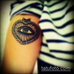 татуировка на окото-планина номер 651-готина версия на картината, която може успешно да се използва за обработка и нанасяне като татуировка на око-планина надясно или наляво