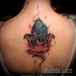 татуировка око на планина номер 763 е готина версия на картината, която може успешно да се използва за трансформиране и прилагане като татуировка око на планина в триъгълник