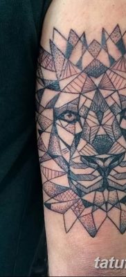 Fotó oroszlánfejű tetoválásról 2018.08.08. №139 - oroszlán tetoválófej -