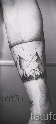 Снимка на планинска татуировка - за статия за значението на татуировка с модел на планина - tatufoto.ru - 59