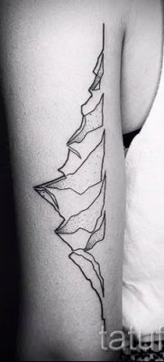 Снимка на планинска татуировка - за статия за значението на татуировка с модел на планина - tatufoto.ru - 52