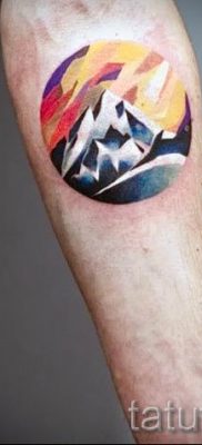 Снимка на планинска татуировка - за статия за значението на татуировка с модел на планина - tatufoto.ru - 16