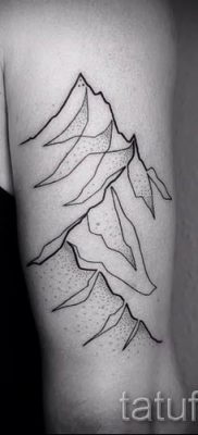 Снимка на планинска татуировка - за статия за значението на татуировка с модел на планина - tatufoto.ru - 11