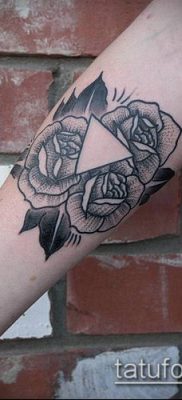 гравиране на татуировка номер 68 е готина версия на модела, която може успешно да се използва за промяна и нанасяне на гравюра върху ръката като татуировка