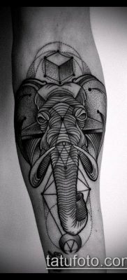 гравиране на татуировка номер 409 е уникална версия на модела, която може да се използва добре за преразглеждане и гравиране на Рембранд като татуировка