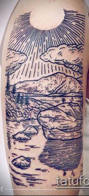 татуировка гравиране номер 241 е интересна версия на модела, който може да се използва добре за преразглеждане и гравиране на ръката като татуировка