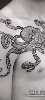 гравиране на татуировка # 721 е достойна версия на рисунка, която може да се използва добре за обработка и нанасяне на гравюра върху рамото като татуировка