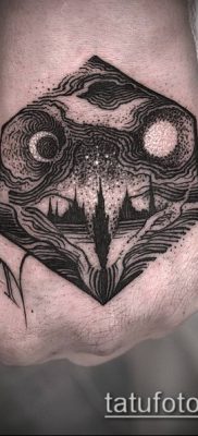 татуировка гравиране номер 147 е интересна версия на модела, който може успешно да се използва за преразглеждане и гравиране на ръката като татуировка