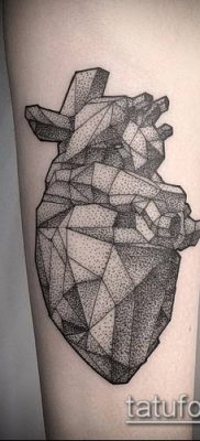 гравиране на татуировка # 168 е готина версия на модела, която може да се използва добре за трансформиране и прилагане като татуировка за пейзажно гравиране