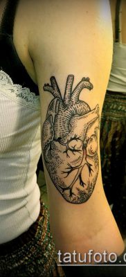 татуировка гравиране номер 36 - готина версия на чертежа, която може да се използва добре за обработка и нанасяне като гравиране на татуировка