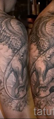 Гръцка татуировка грифон - снимка за статия за значението на 3