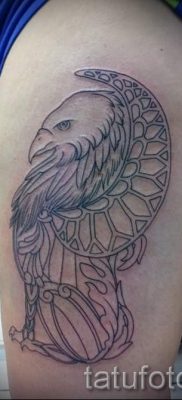 татуировка грифон на крака - снимки за статия за важността на 2