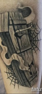 fotografija tetovaže lijesa od 21.12.2017. br. 047 - Tetovaža lijesa -